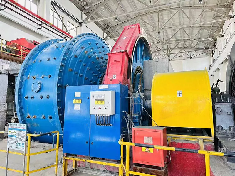 Autogenous grinding mill